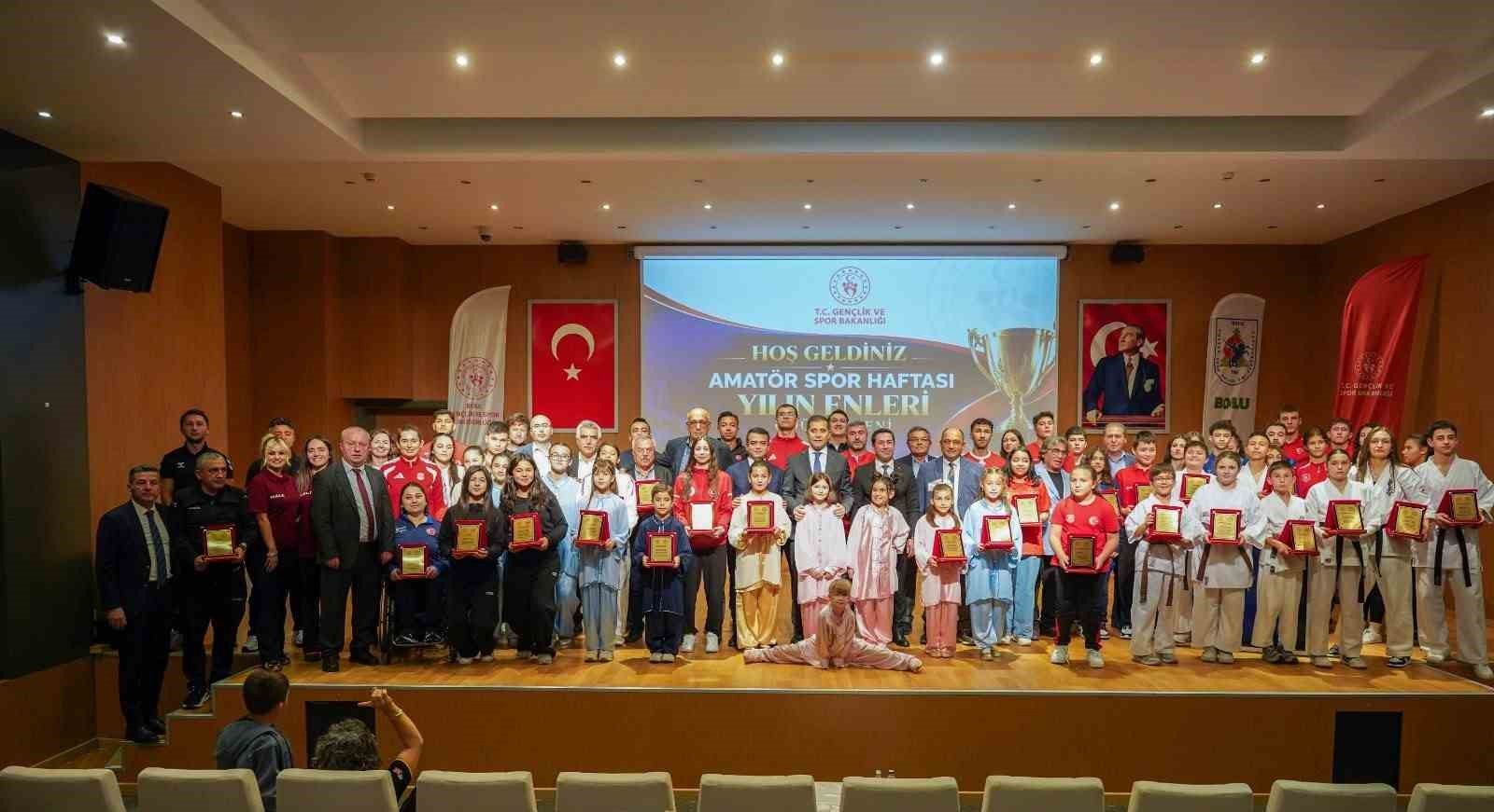 Bolu'da yılın en başarılı sporcuları ödüllendirildi