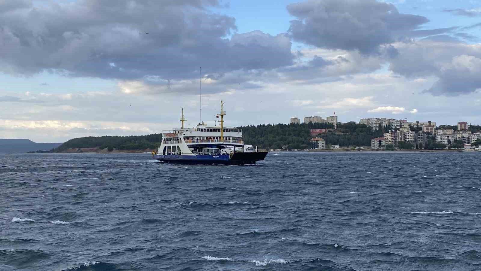 Bozcaada ve Gökçeada'ya yapılması planlanan bazı feribot seferleri iptal edildi