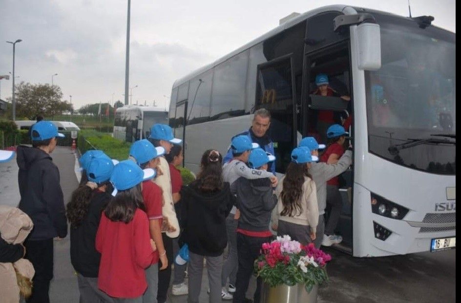 Bursa'da polis, 48 öğrenciyi sinemayla buluşturdu