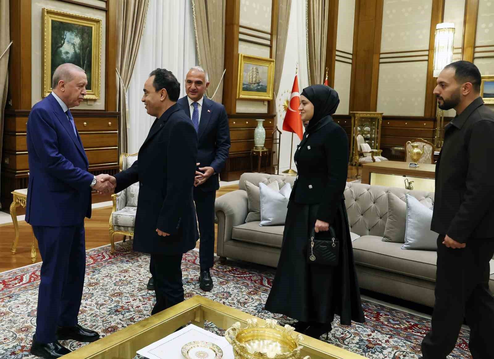 Cumhurbaşkanı Erdoğan, Filistinli Hind Rajab'ın ailesini kabul etti