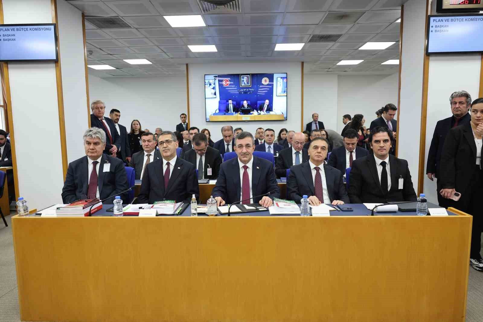 Cumhurbaşkanı Yardımcısı Yılmaz: '2027 bütçemizde özellikle emeklilerimizi önceliklendirdik'