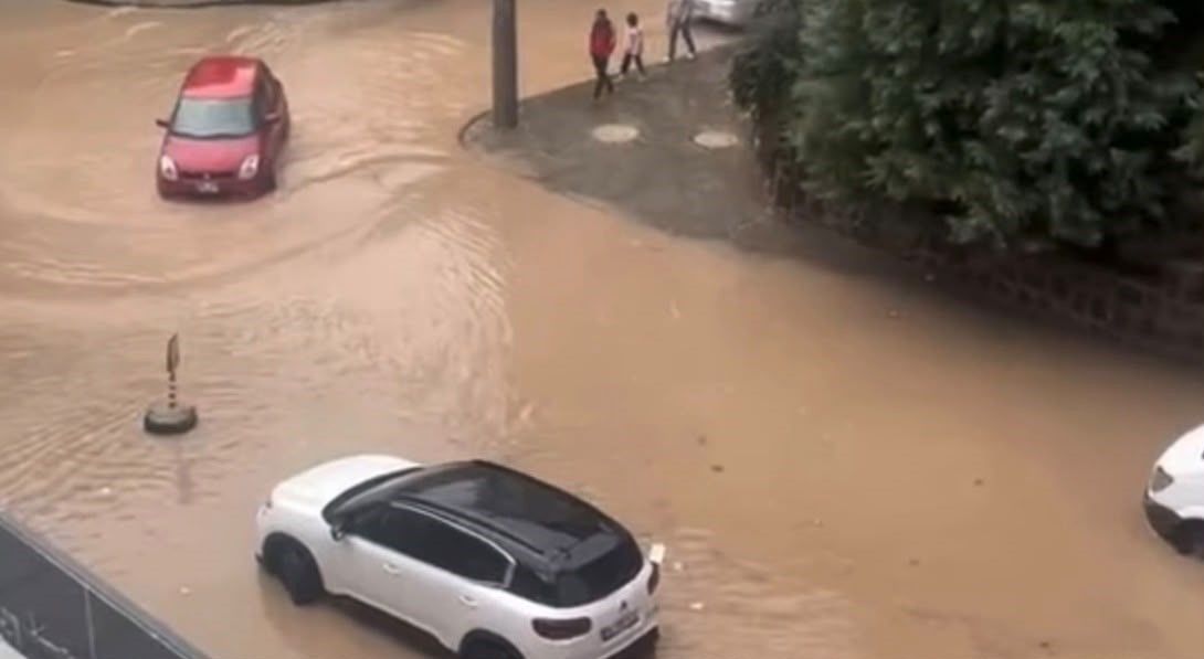 Gaziantep'te etkili olan sağanak hayatı olumsuz etkiledi