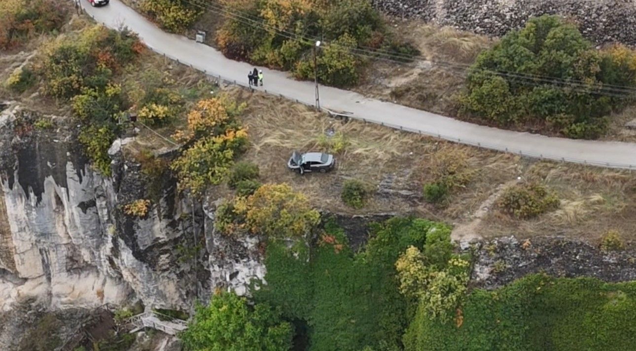 Kaza yapan otomobilin sürücüsünün cansız bedeni kanyonda bulundu