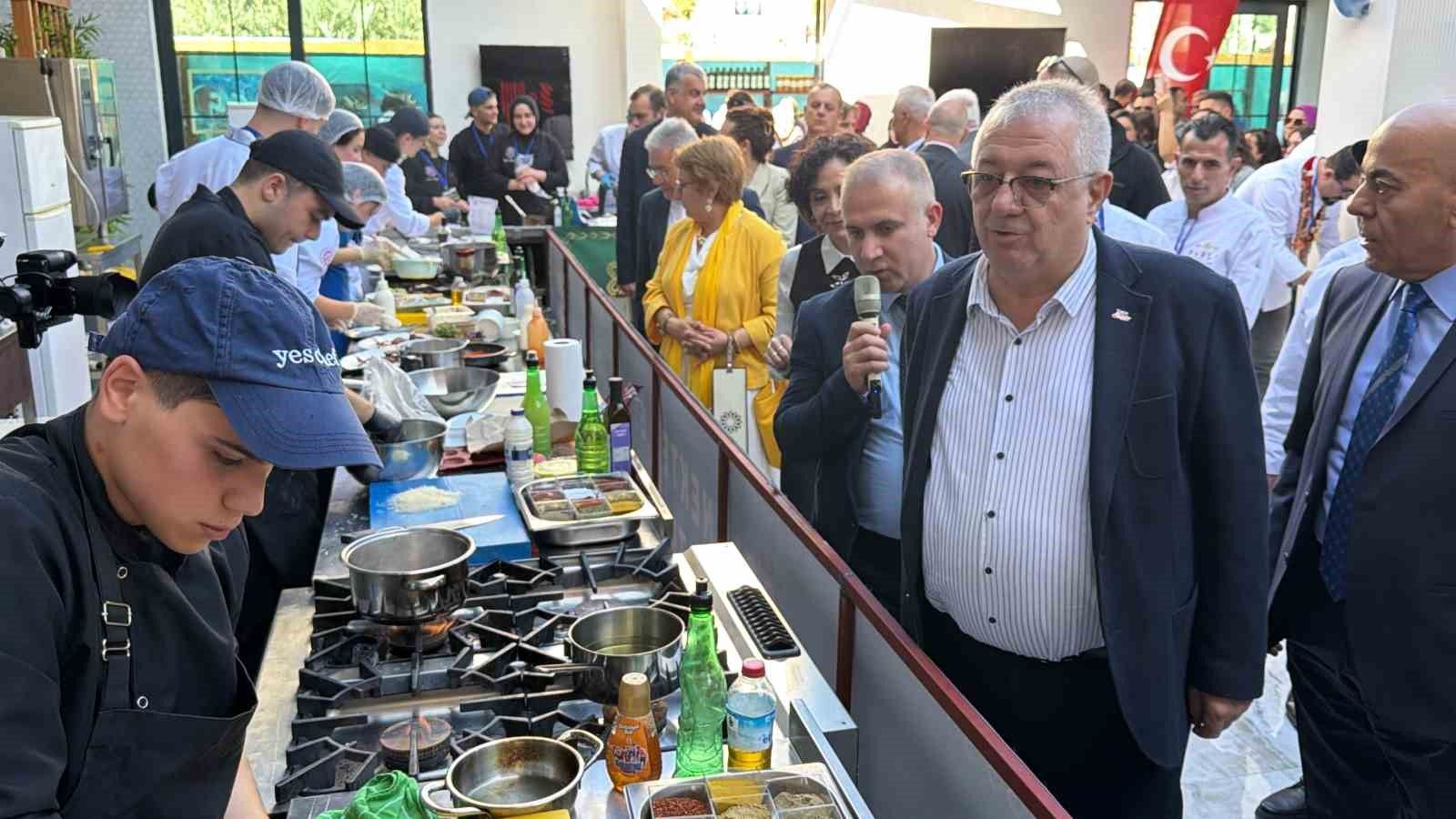 Kazdağları Gastronomi Festivali Edremit'te başladı