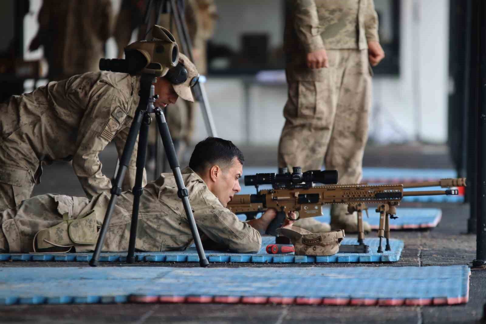 Keskin nişancılar Boran-8'de nefes kesti