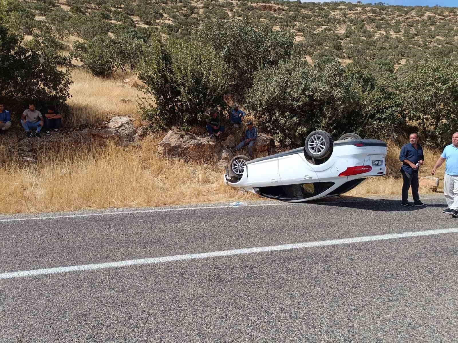 Mardin'de takla atan otomobilde hasar oluştu