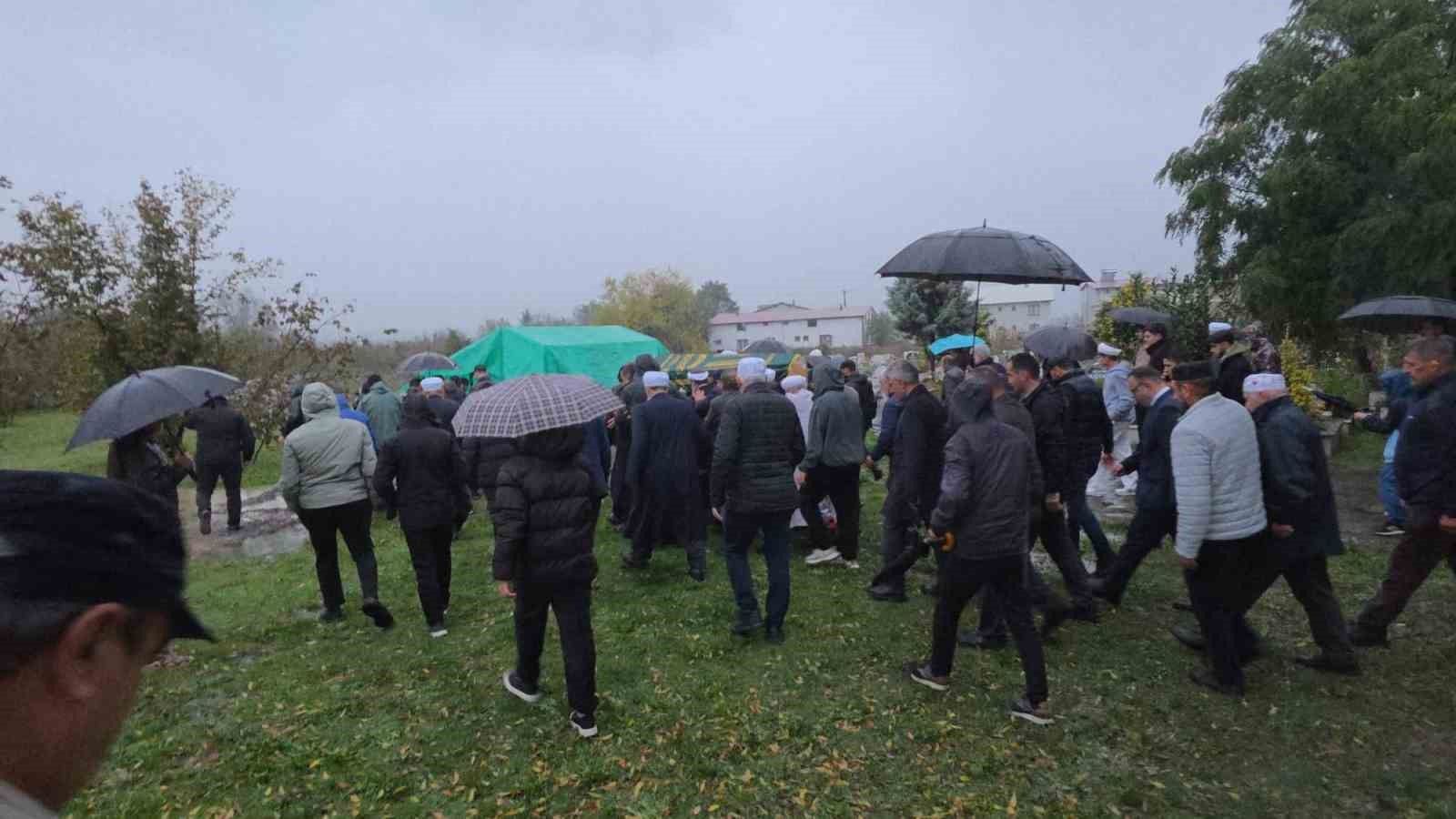 Selde akıma kapılan 14 yaşındaki hafız Mahmud son yolculuğuna uğurlandı