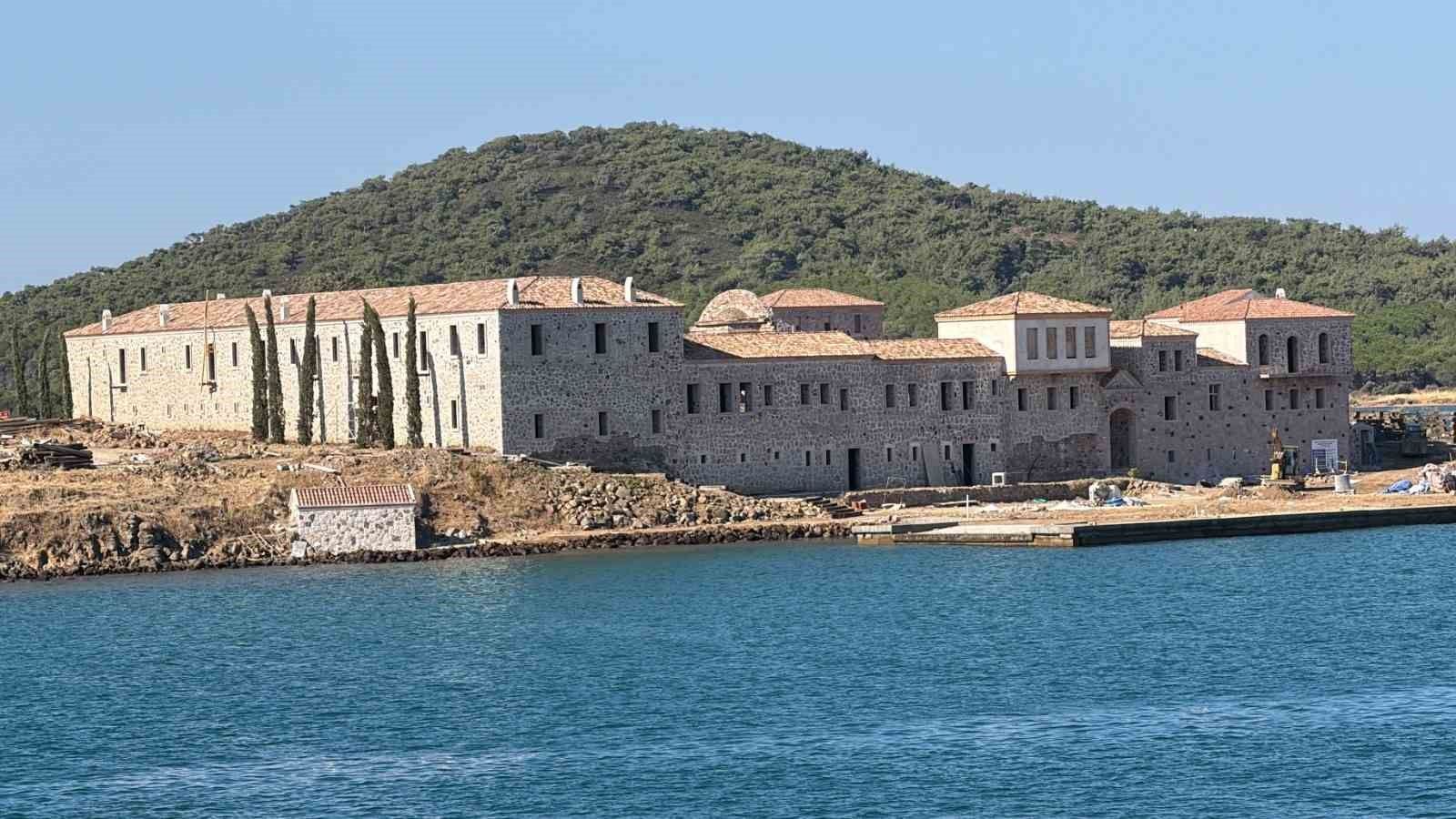 Tavuk Adası'nda sanatın ışıkları yanacak