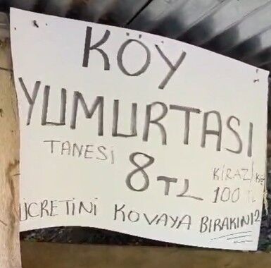 Tezgâhta satıcı yok: Alışveriş yapan önce tartıyor, parasını kovaya bırakıyor